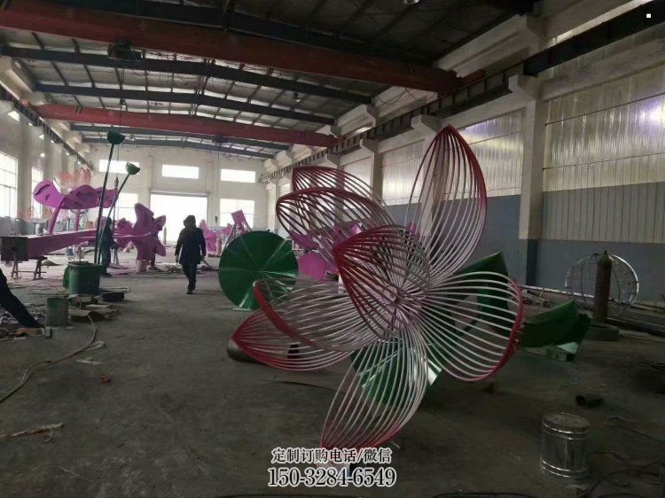 镂空莲花雕塑指用，小区雕塑，广场灯光莲花雕塑制作